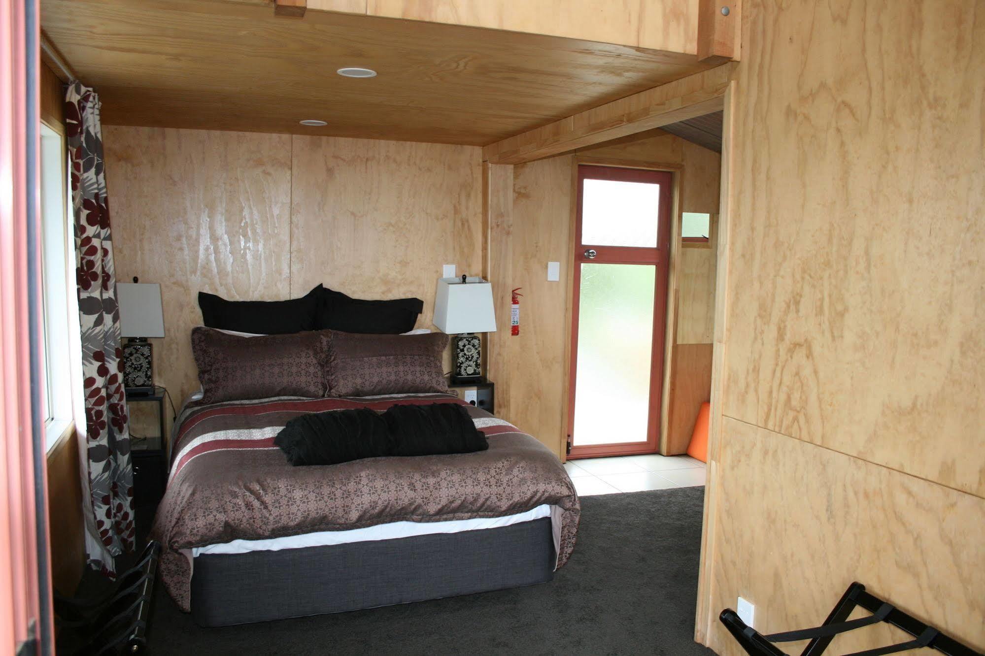 The Lighthouse Lookout Bed & Breakfast Tutukaka Exterior photo